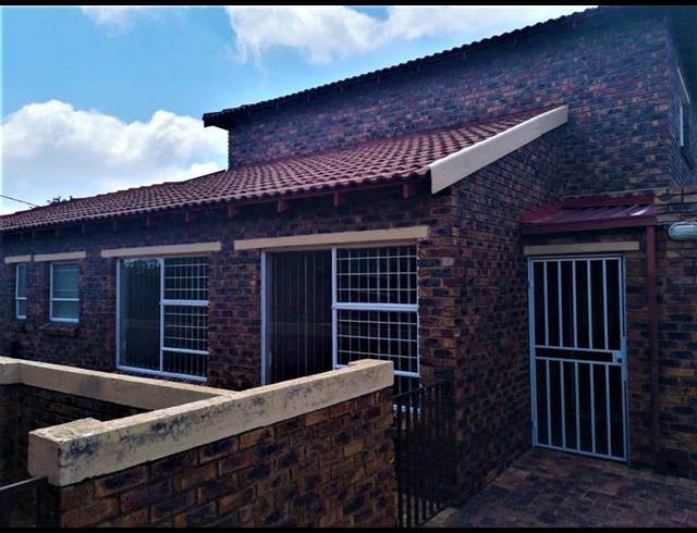 3 BEDROOM PROPERTY TO RENT IN WELTEVREDEN PARK